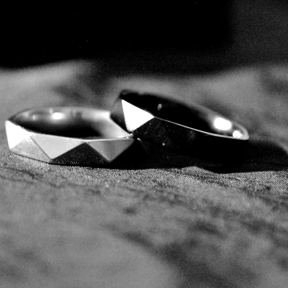 anillo HexaNoir